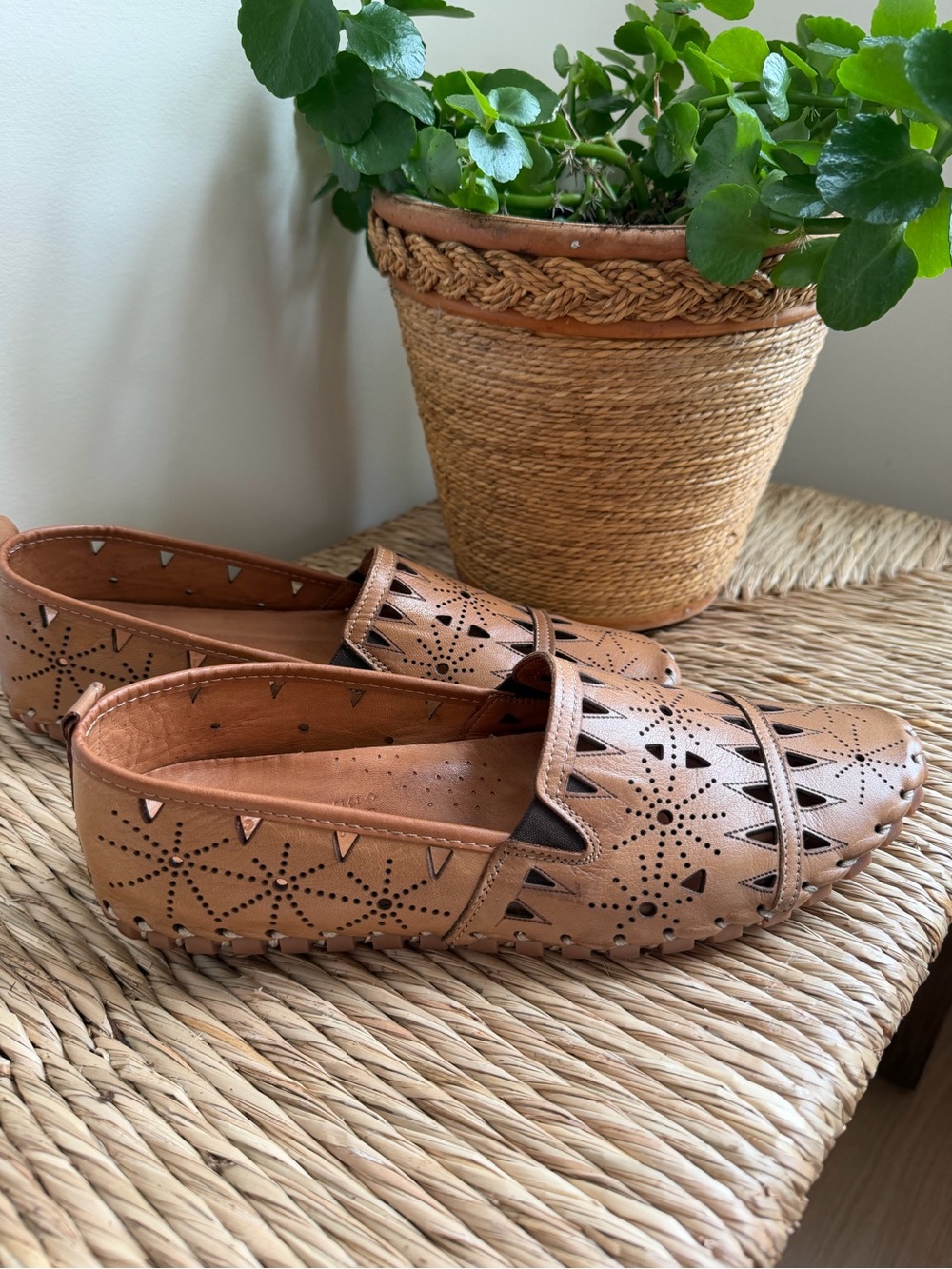 Spring Step Tan  Leather Laser Cut Slip-On Loafers Size 41